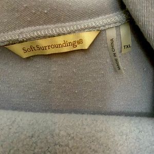 Loungewear set. Like new. Very soft and warm.